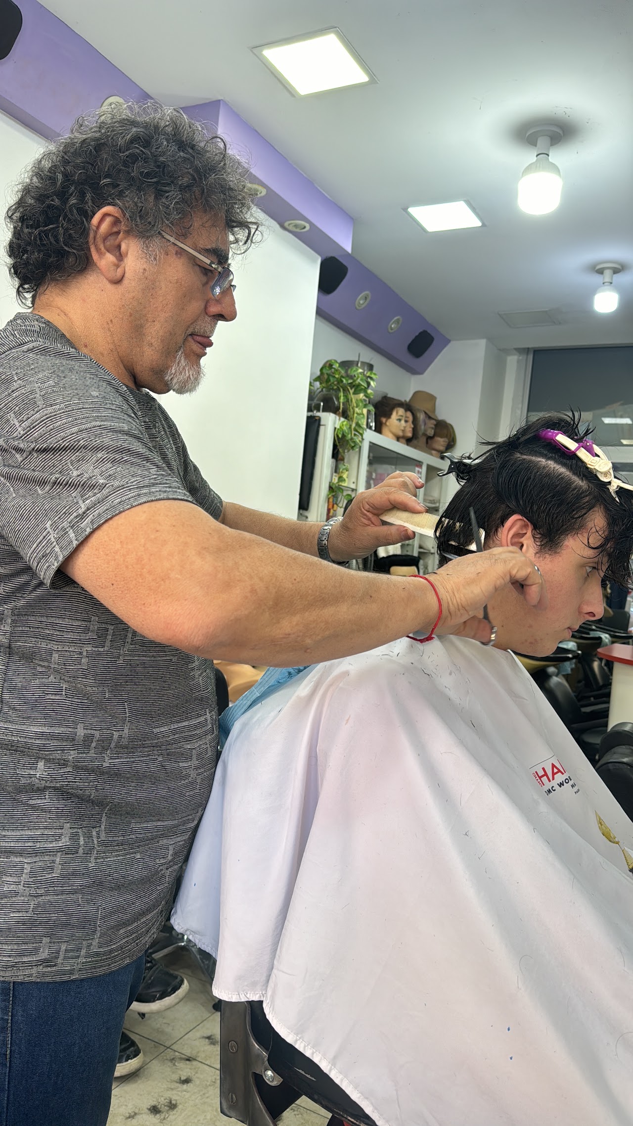 Roberto Iturria Salon Interior